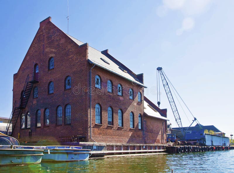 Copenhaga, Dinamarca: instalações portuárias, cais e barcos fotografia de stock