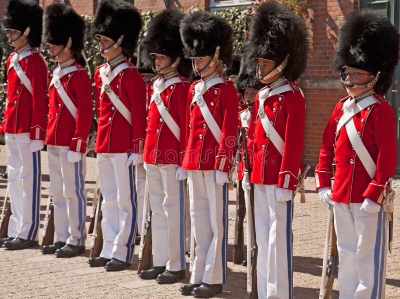 Copenhaga, Dinamarca - A banda de jovens da guarda de Tivoli fotos de stock royalty free