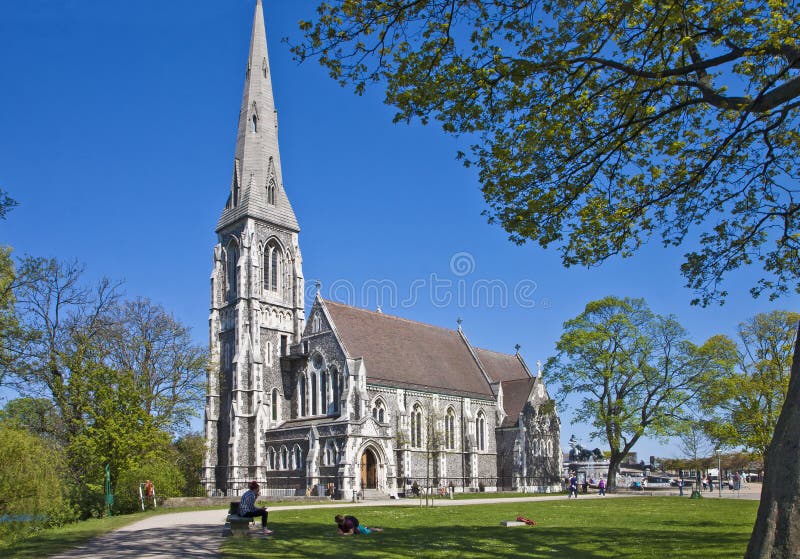 Copenhaga, Dinamarca - St Alban' igreja do inglês de s fotos de stock