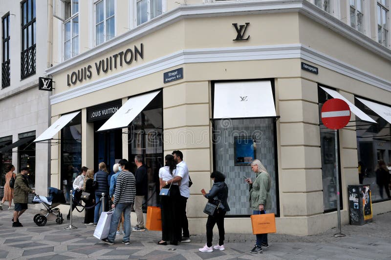 Consumer Standing in Line Infront Louis Vuitton Store in Copenhagen  Editorial Image - Image of land, distancing: 183291995