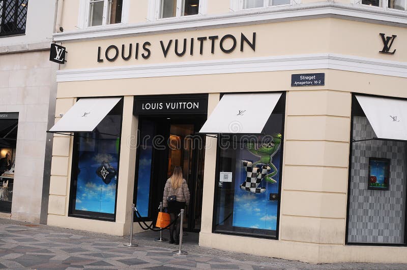 LOUIS VUITTON STORE on AMAGEER TORV STROEGET Editorial Stock Image of exchange, fine: