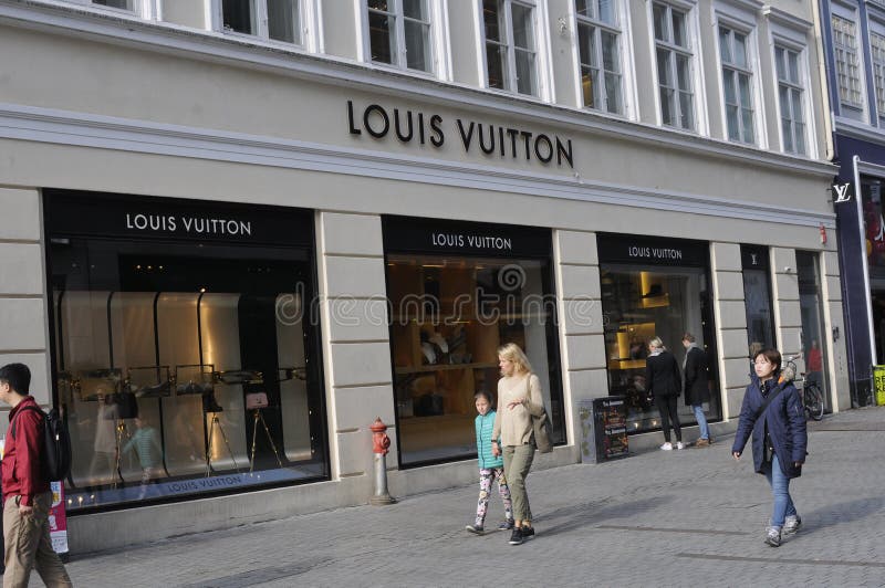 LUIS VUITTON STORE in COPENHAGEN Editorial Photo - Image of europa, finances: 167262516