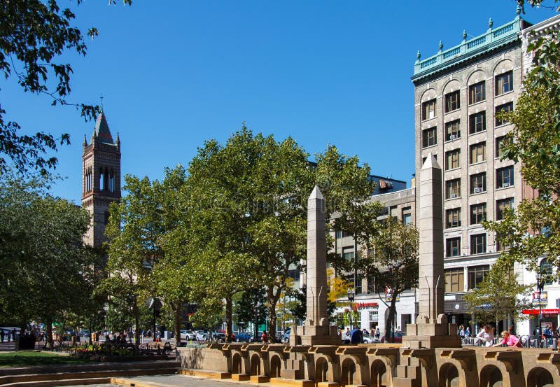 Copley Square Park, fontana e torre della Old South Church a Boston Massachusetts USA fotografie stock libere da diritti