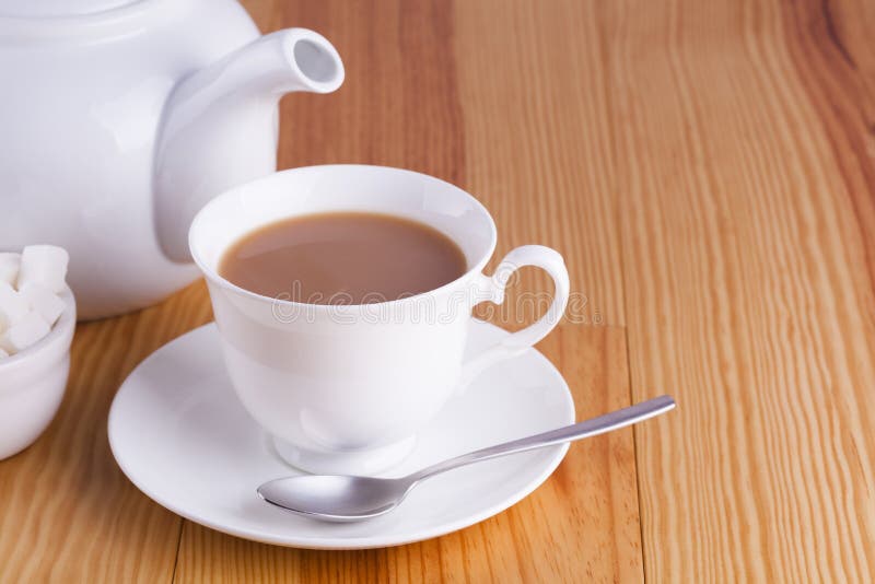 Colher de chá e café estilo inglês, copo pequeno, colher de