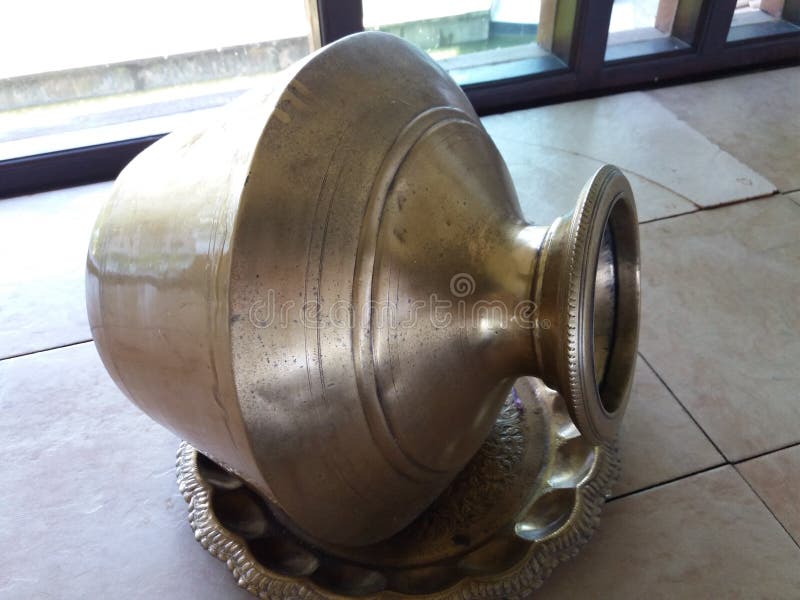 Copper Pot Used To Keep Water Stock Photo Image of water, used 176747094