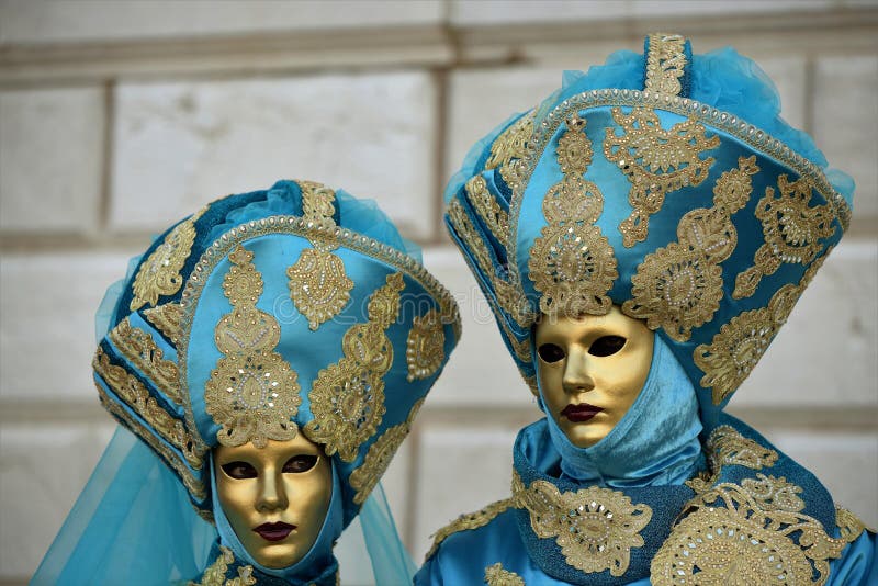 Coppie in Costumi Di Carnevale, Venezia, Italia Immagine Stock Editoriale -  Immagine di meraviglioso, veneziano: 130916349