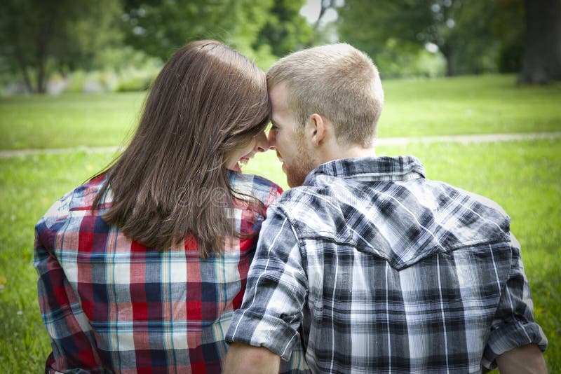 Coppia carina fotografia stock libera da diritti