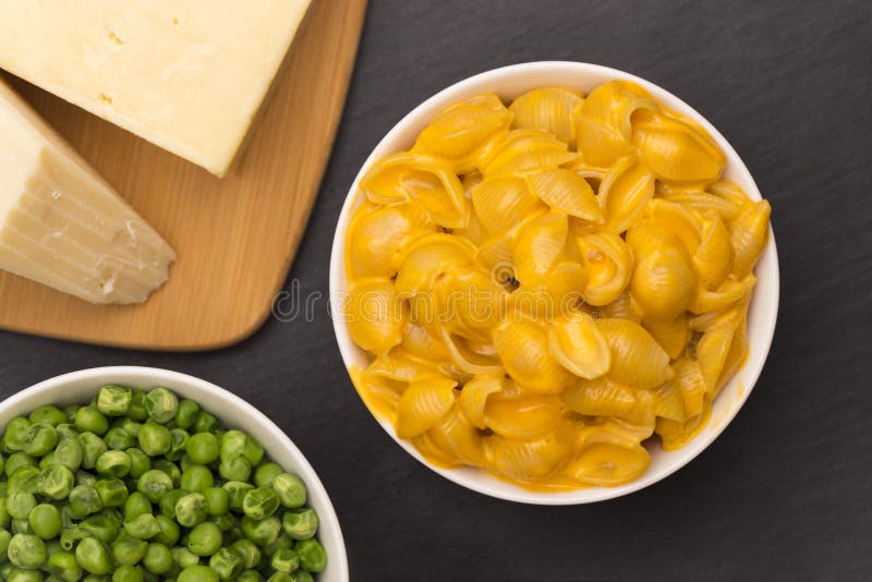 Coquilles et fromage de macaronis images libres de droits Coquilles et fromage de macaronis images libres de droits