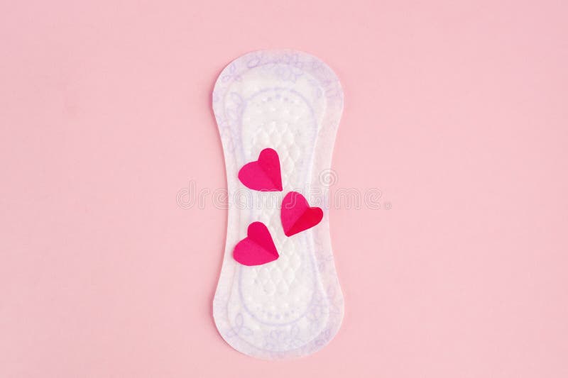 Almofada Sanitária Da Menstruação Com Grânulos, Calças Cor-de-rosa Para a  Proteção Da Higiene Da Mulher Proteção Macia Macia Por Foto de Stock -  Imagem de sangramento, medicina: 90714468