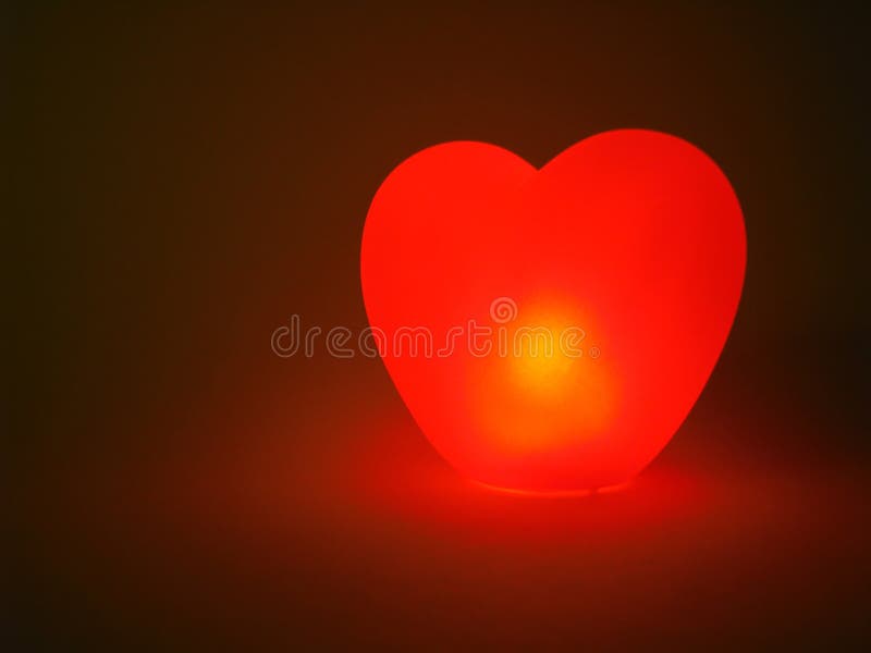 Coração de incandescência fotografia de stock royalty free Coração de incandescência fotografia de stock royalty free