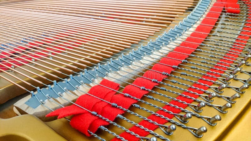 Cordas Dentro De Um Piano De Cauda Vermelho Jogo Do Piano