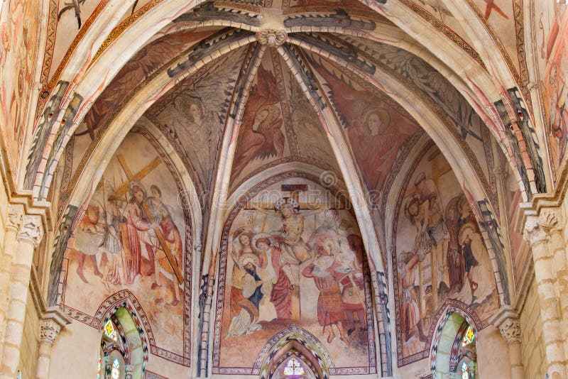 Cordoba - de medeltida frescoesna av nöden av Kristus i huvudsaklig absid av kyrkliga Iglesia de San Lorenzo från 14 cent royaltyfri bild Cordoba - de medeltida frescoesna av nöden av Kristus i huvudsaklig absid av kyrkliga Iglesia de San Lorenzo från 14 cent royaltyfri bild