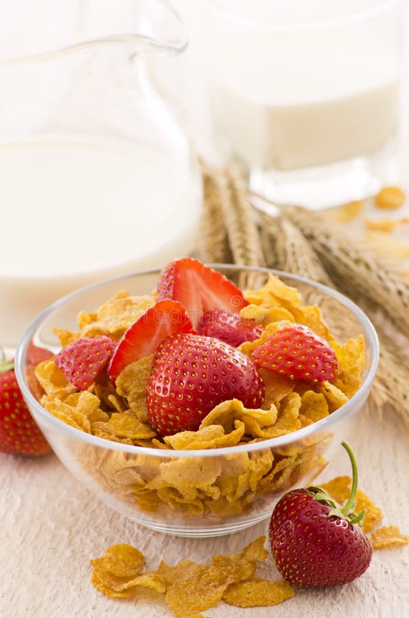 Corn Flakes Mit Erdbeeren Und Milch Stockfoto - Bild von flasche ... Corn Flakes Mit Erdbeeren Und Milch Stockfoto - Bild von flasche ...