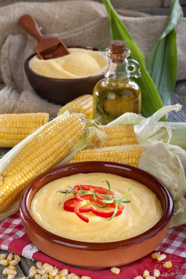 Corn, grits and corn oil stock image. Image of container 43394017