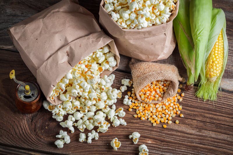 Corn and popcorn in rustic version royalty free stock photo Corn and popcorn in rustic version royalty free stock photo