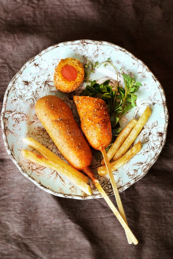 Corndog med fransman royaltyfria foton Corndog med fransman royaltyfria foton