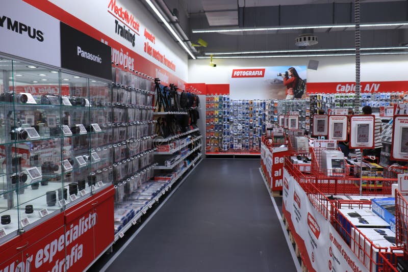 Loja de Mediamarkt foto de stock editorial. Imagem de eletrônica