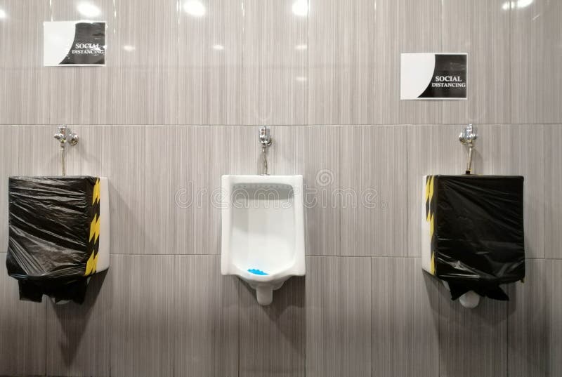 Öffentlich männer Toilette während Epidemie.