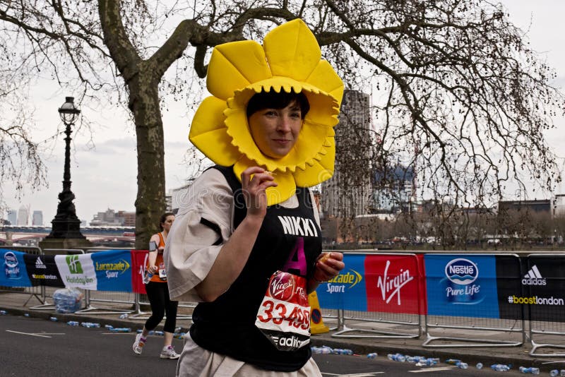Corredor de maratón de Londres imagen de archivo libre de regalías Corredor de maratón de Londres imagen de archivo libre de regalías