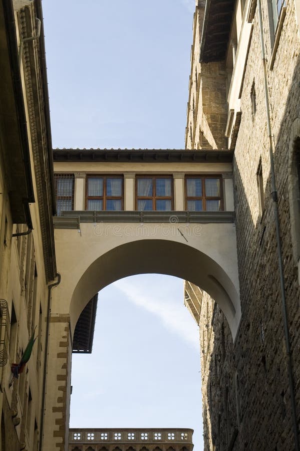 Corredor De Vasari De Palazzo Vecchio a Uffizi Foto de Stock - Imagem ...