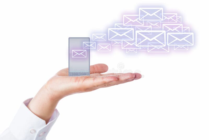 Correos electrónicos que dejan el teléfono celular en una palma para la nube foto de archivo libre de regalías Correos electrónicos que dejan el teléfono celular en una palma para la nube foto de archivo libre de regalías