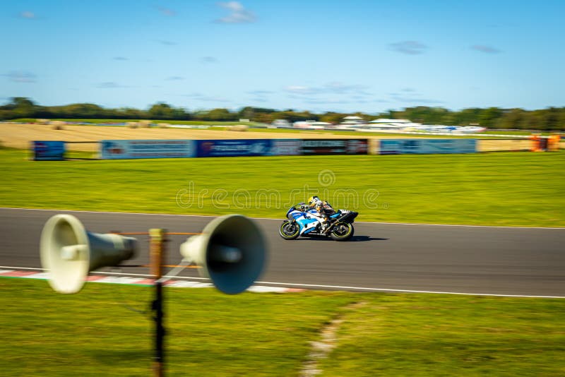 Corrida De Moto No Campo Inglês Imagem de Stock Editorial - Imagem de  motor, passeio: 197467494