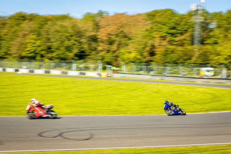 Corrida De Moto No Campo Inglês Foto Editorial - Imagem de velocidade,  campeonato: 197467531