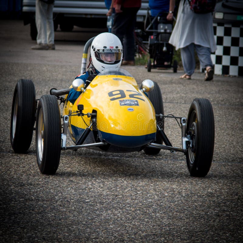 Corsa di automobili classica fotografia stock libera da diritti Corsa di automobili classica fotografia stock libera da diritti