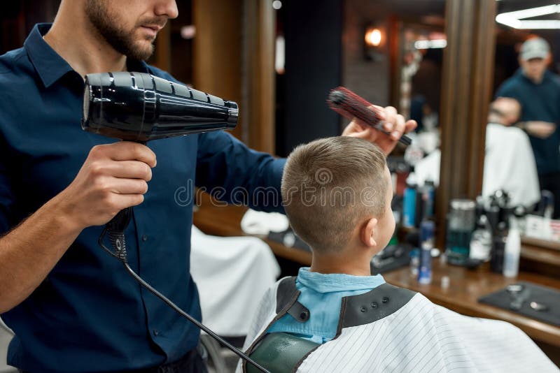 Conjunto Inteiro Barbeiro Com Cadeira De Corte De Cabelo Salão De