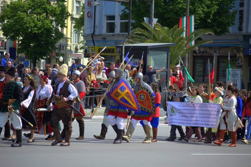 Cortège bulgare historique de caractères images stock Cortège bulgare historique de caractères images stock