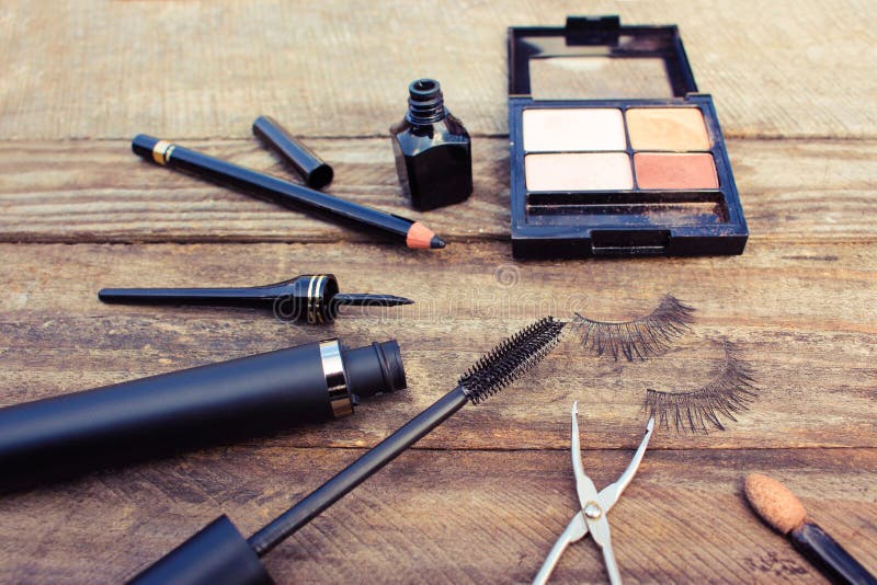 Cosmetics for Eyes Pencil, Mascara, Eyeliner, False Eyelashes and