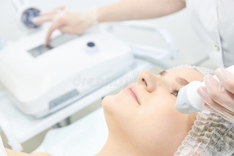 Cosmetologia di Endermolift Attrezzatura del fronte di vuoto immagine stock Cosmetologia di Endermolift Attrezzatura del fronte di vuoto immagine stock