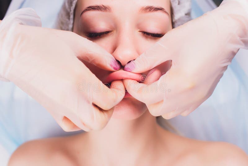Сколько делать массаж губ