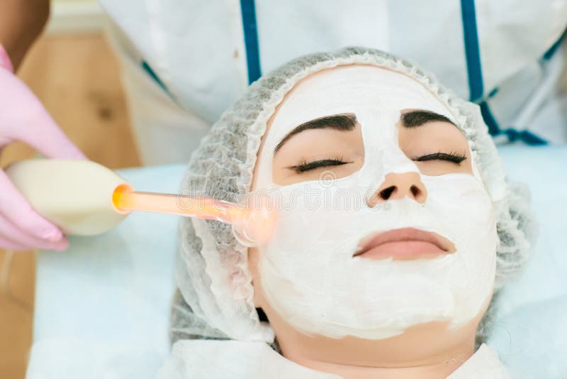 Cosmetologyraum, -behandlung und -haut, die mit Hardware, Aknebehandlung reinigen stockfoto Cosmetologyraum, -behandlung und -haut, die mit Hardware, Aknebehandlung reinigen stockfoto