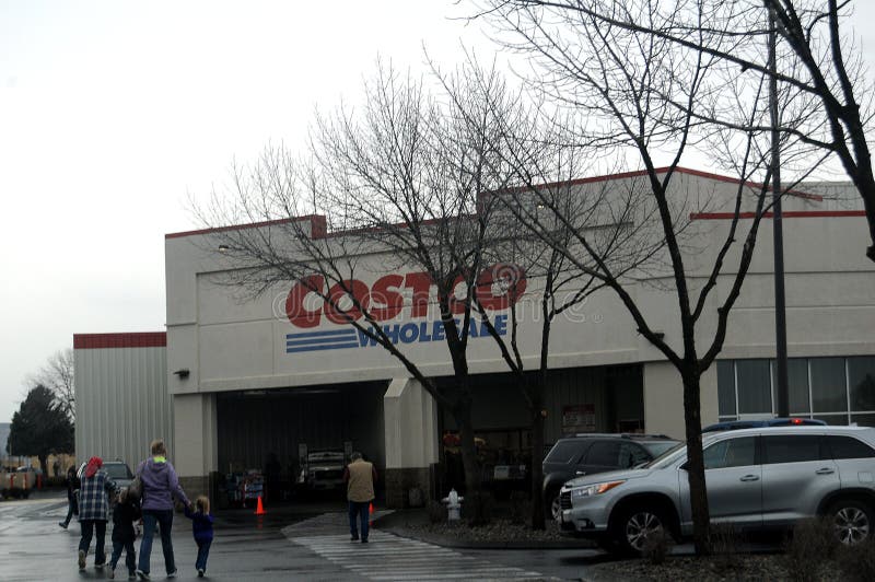 Cosnumer dell'alimento in Costco immagini stock Cosnumer dell'alimento in Costco immagini stock