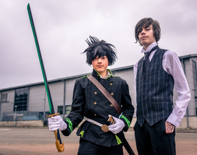 Grupo Dos Cosplayers Masculinos Que Oferecem Abraços Livres Imagem de Stock  Editorial - Imagem de inglaterra, forma: 81315869