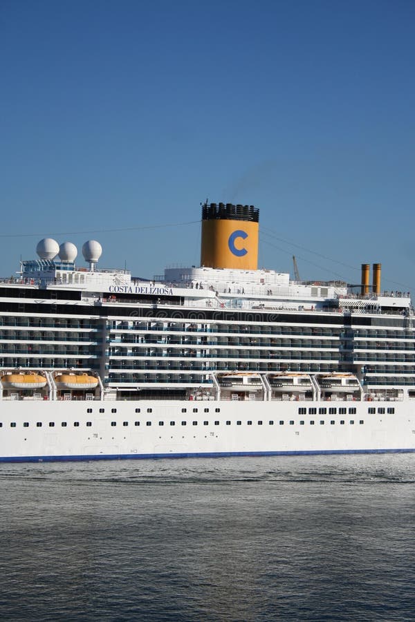 costa cruises stock