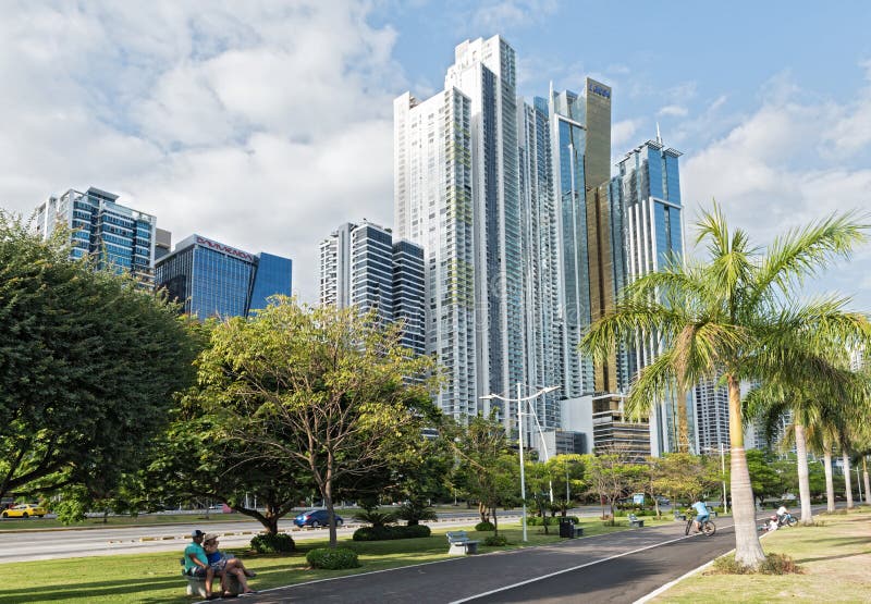 Costa delante del horizonte, ciudad de Panam? fotografía de archivo