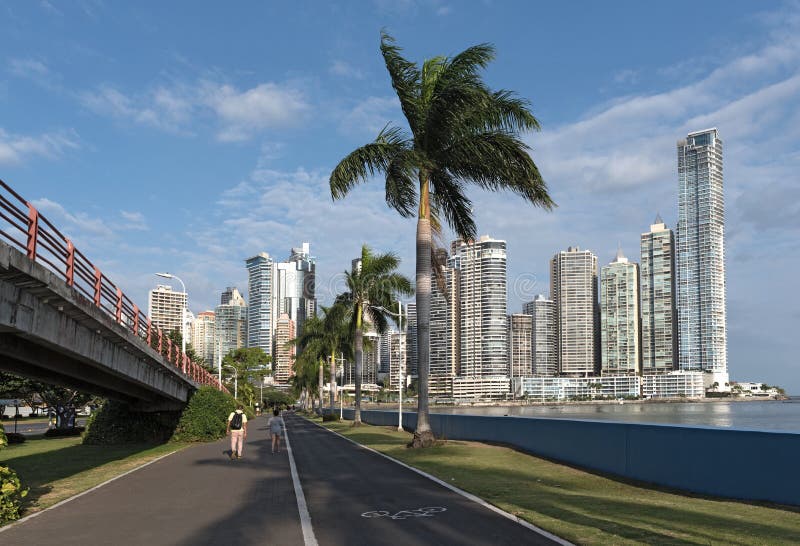 Costa delante del horizonte, ciudad de Panam? imágenes de archivo libres de regalías