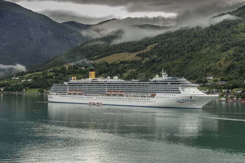 Costa Mediterranea en el ancla en Noruega antigua imágenes de archivo libres de regalías Costa Mediterranea en el ancla en Noruega antigua imágenes de archivo libres de regalías