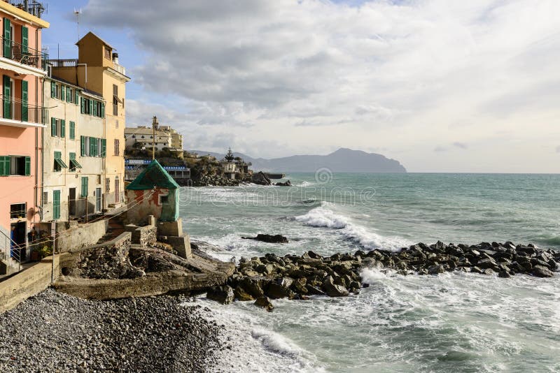 Costeggi Con Le Case Tradizionali, Quinto, Genova, Italia Immagine