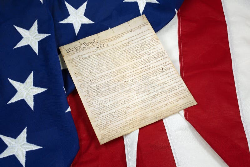Costituzione sulla bandiera americana, orizzontale immagine stock Costituzione sulla bandiera americana, orizzontale immagine stock