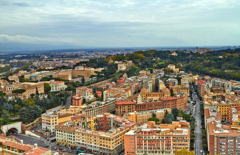 Costruzione di panorama di Roma fotografia stock libera da diritti Costruzione di panorama di Roma fotografia stock libera da diritti