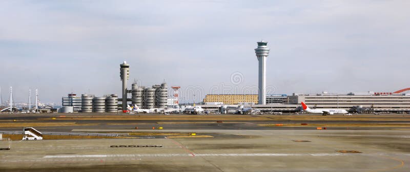 Costruzioni dell'aeroporto di Haneda a Tokyo