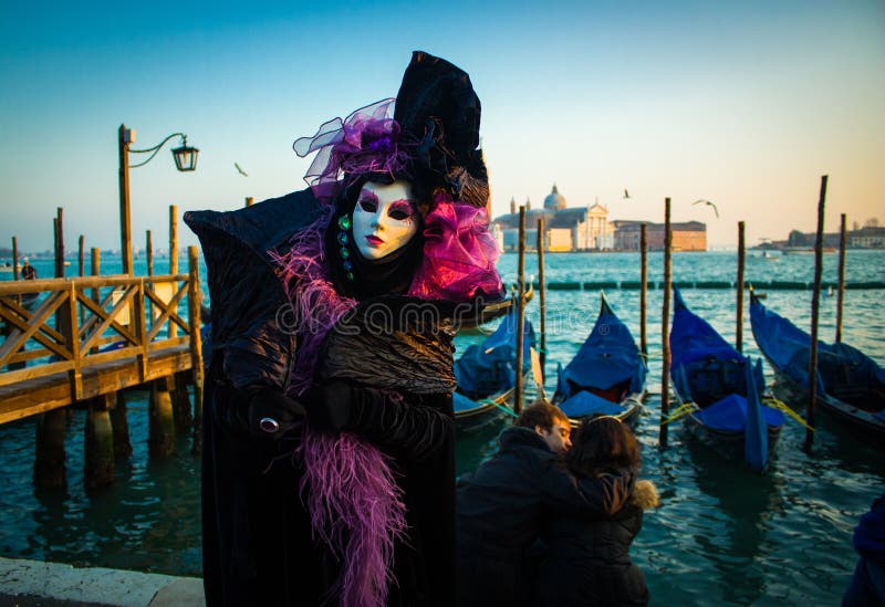 Costume di carnevale di Venezia fotografia stock Costume di carnevale di Venezia fotografia stock