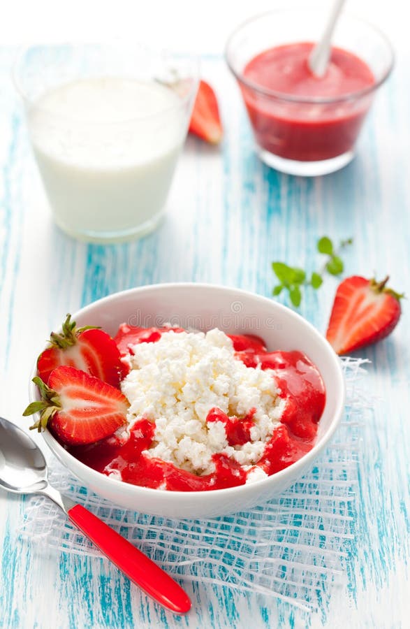 Cottage Cheese with Strawberry Stock Image Image of dairy, fresh 19993307