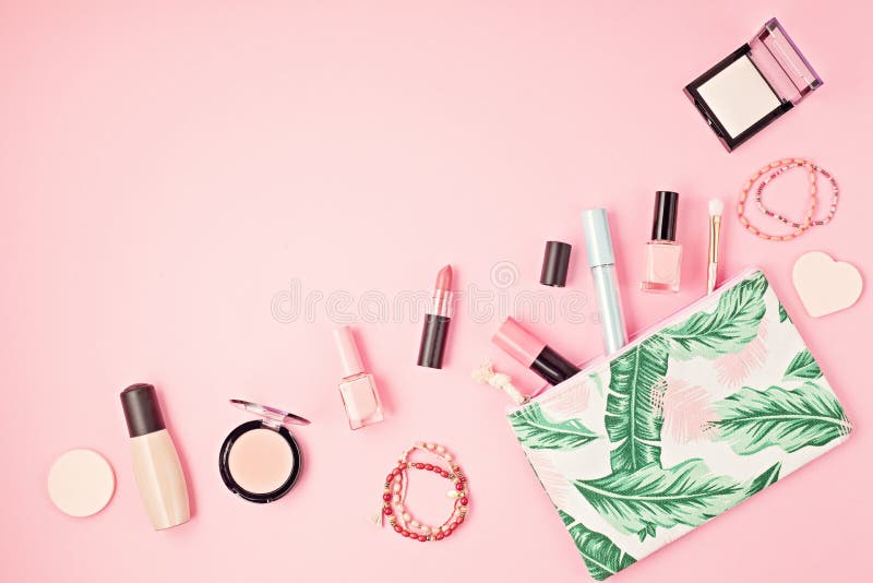 Ensemble De Cosmétiques Professionnels, Outils De Maquillage Et Accessoires  Pour La Beauté Des Femmes