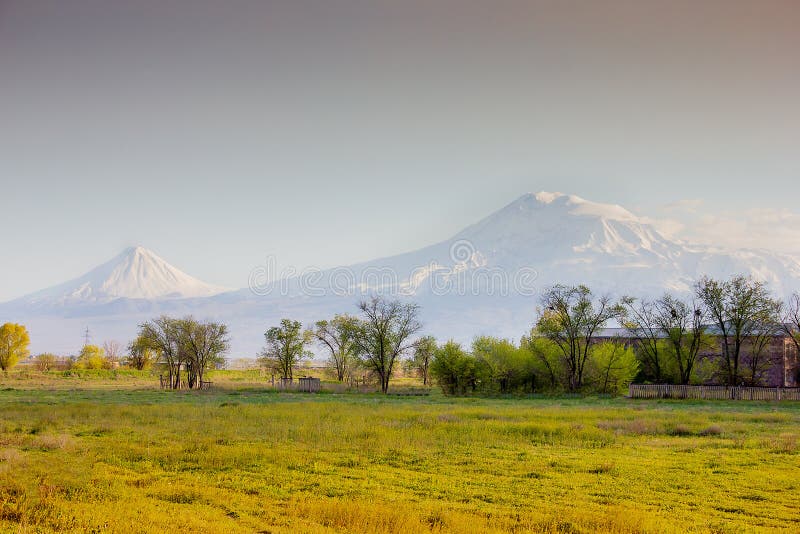 Coucher de soleil sur le Mont Ararat deputowany Arménie