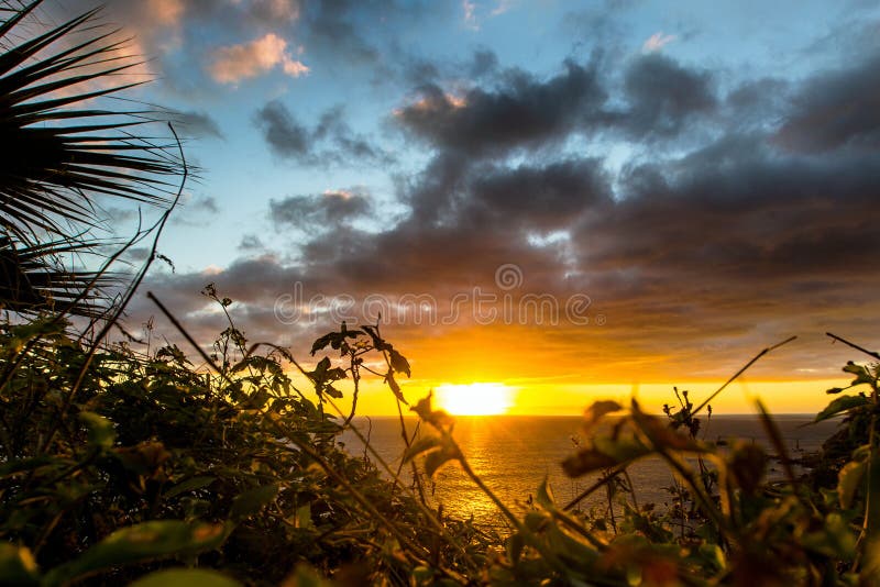 Coucher Du Soleil Atmosphérique Sur La Madère Portugal