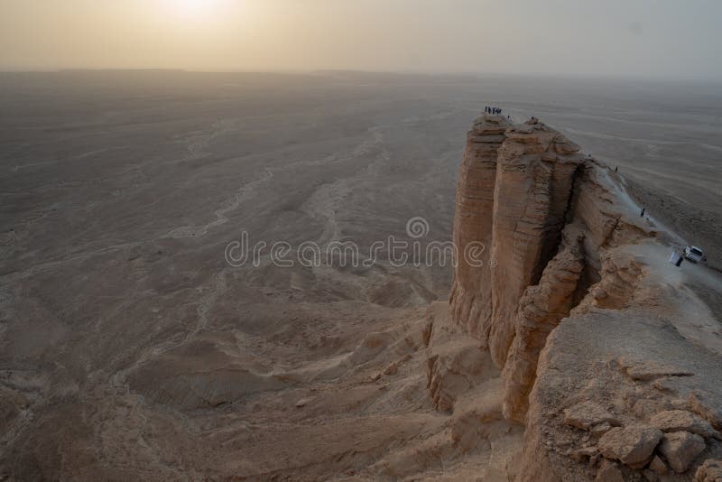 Coucher du soleil au bord du monde près de Riyadh en Arabie Saoudite photo libre de droits Coucher du soleil au bord du monde près de Riyadh en Arabie Saoudite photo libre de droits